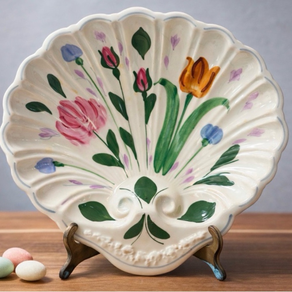 Vintage Blue Ridge Pottery. Hand-Painted Floral Shell Dish - Cream with  Flowers